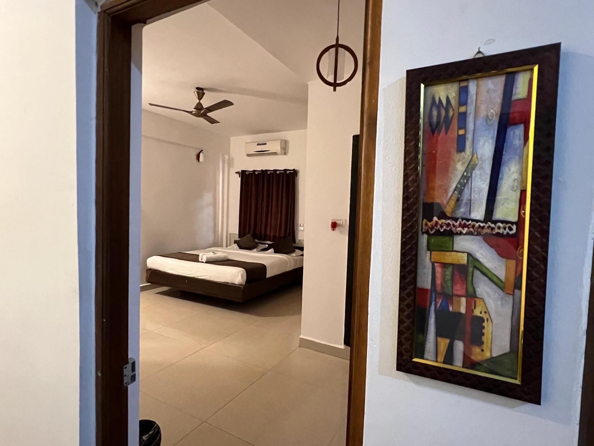Aura Rooms & Swimming Pool, קלנגוטה מראה חיצוני תמונה