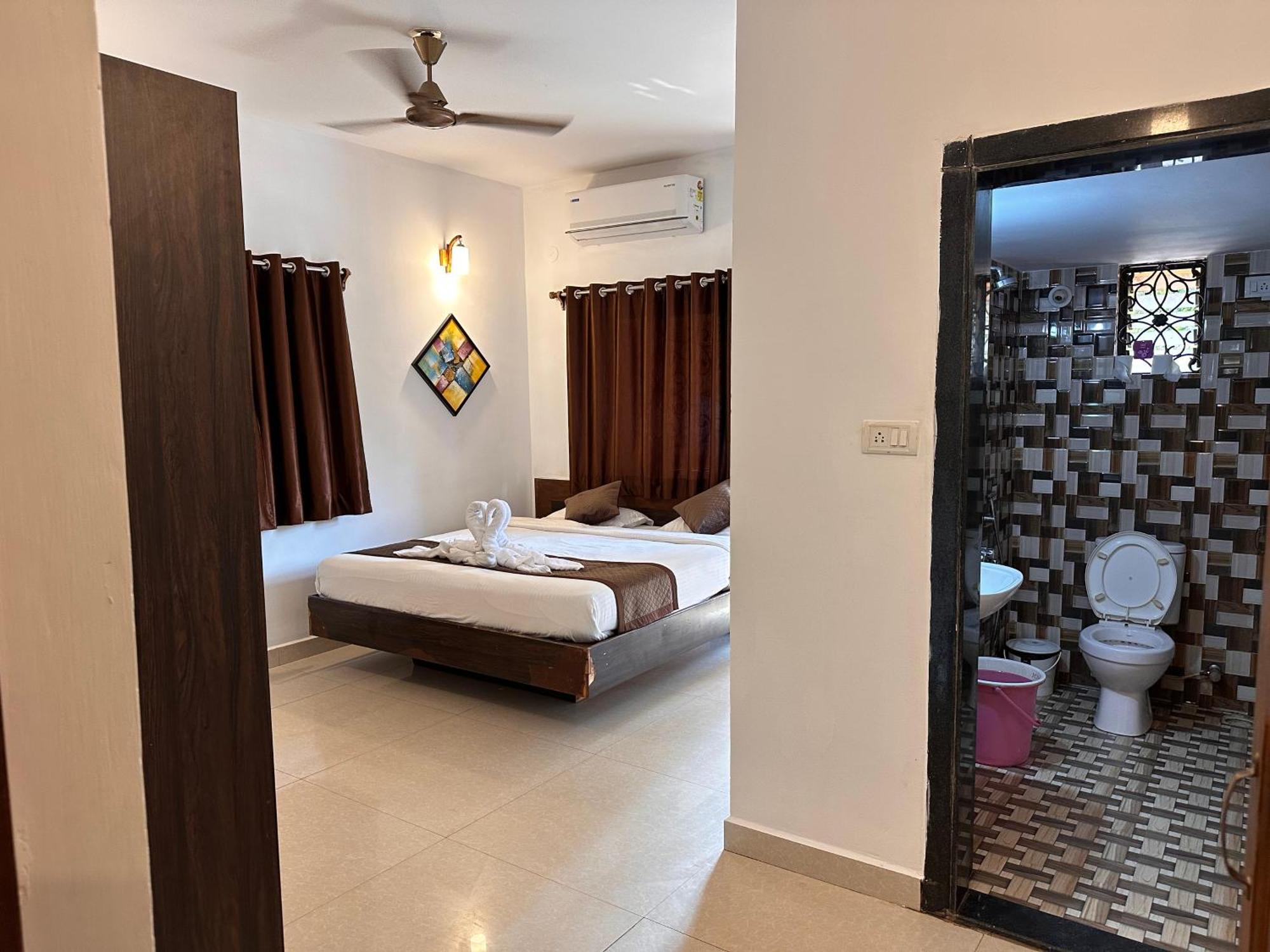 Aura Rooms & Swimming Pool, קלנגוטה מראה חיצוני תמונה