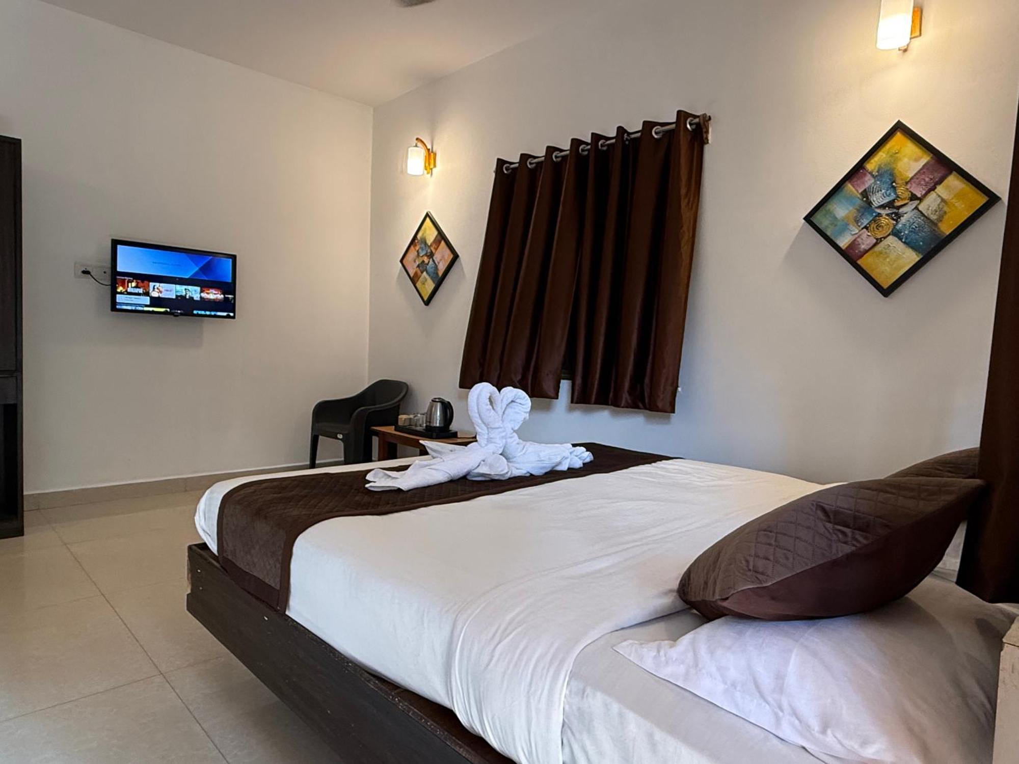 Aura Rooms & Swimming Pool, קלנגוטה מראה חיצוני תמונה